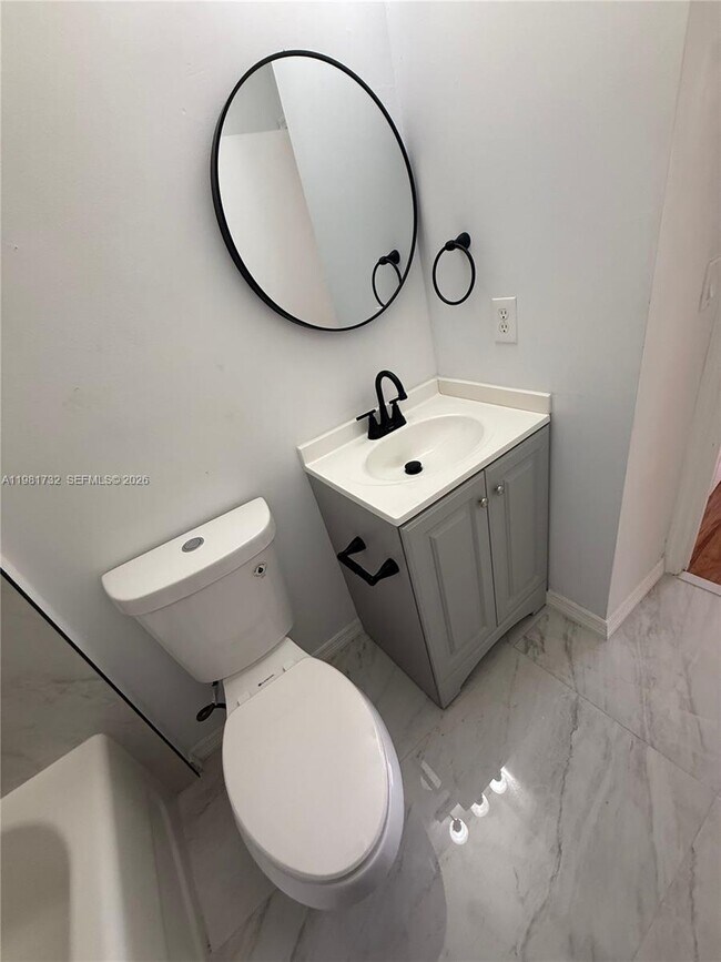 Building Photo - 764 SW 106th Ave