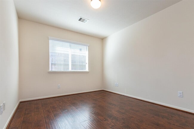 Building Photo - 24519 Red Bluff Tr