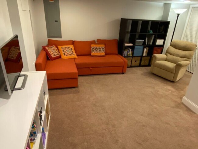 Building Photo - 1523 Isherwood St NE