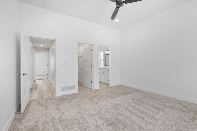 Building Photo - 3 Bed 2 Full Bath home