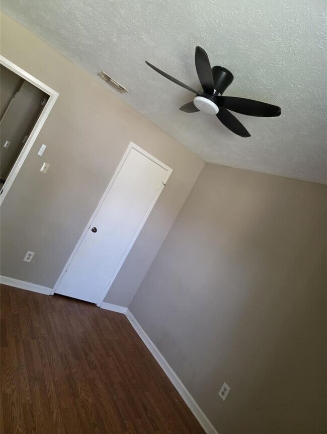 Building Photo - 14319 Whitecross Dr