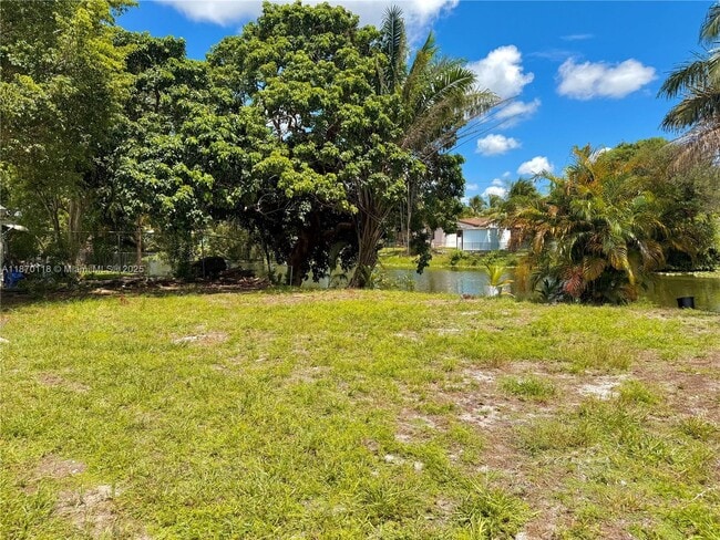 Building Photo - 6725 SW 27th Ct