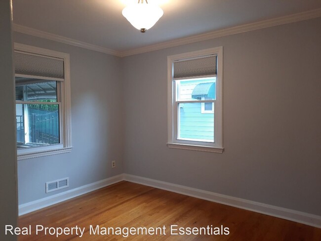 Building Photo - 3 br, 3.5 bath House - 115 Oakway Road