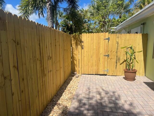 Building Photo - 116 Mayfield Rd