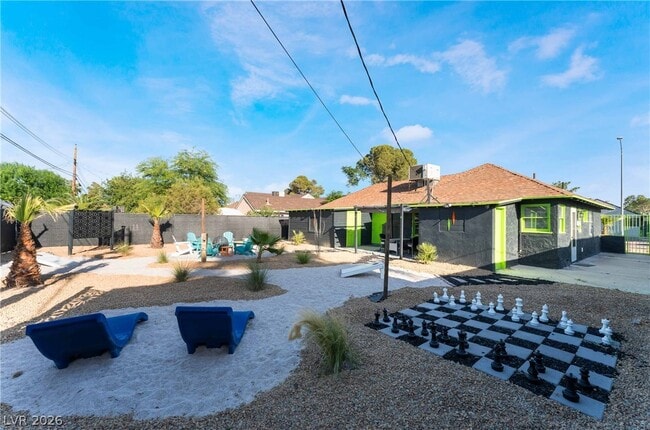 Building Photo - 1021 Griffith Ave