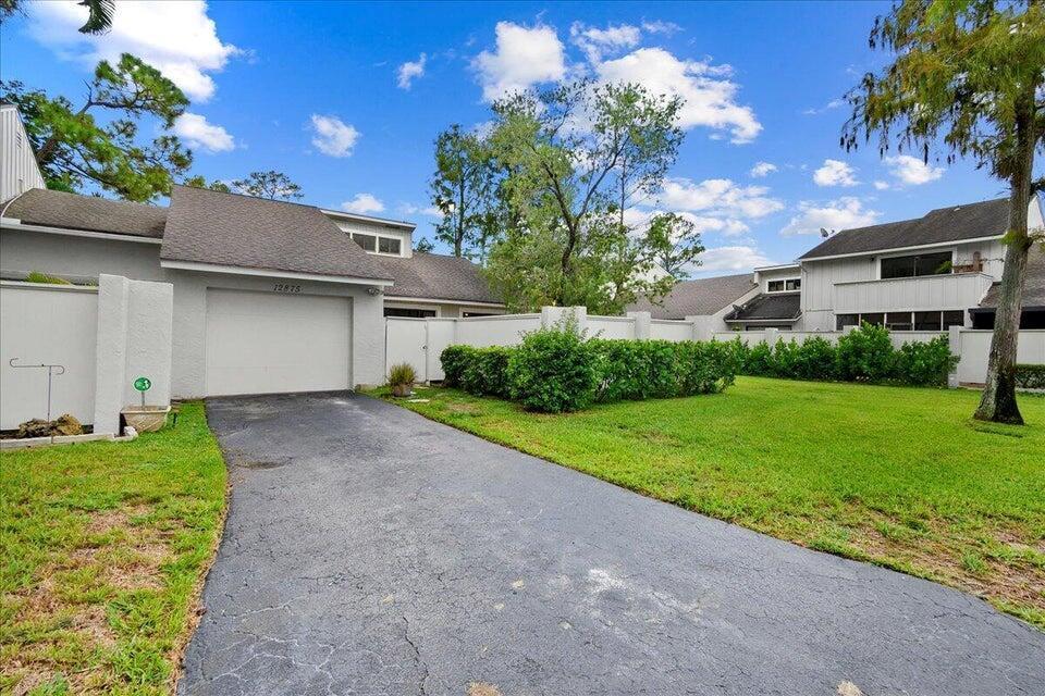 Building Photo - 12875 Spinnaker Ln