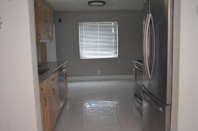 Building Photo - 896 SW 64th Terrace