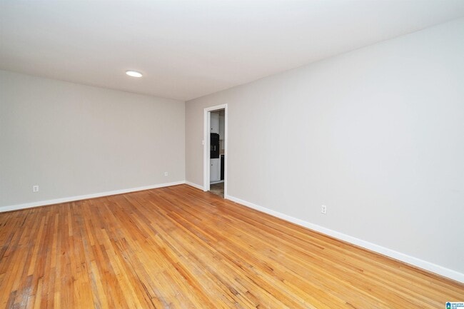 Building Photo - 1213 Oakwood St