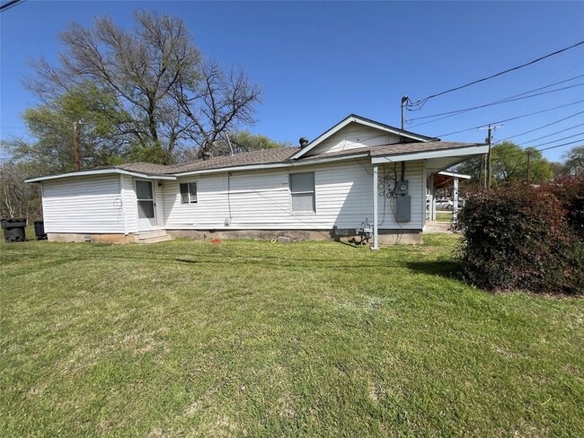 Building Photo - 2801 Ennis Ave