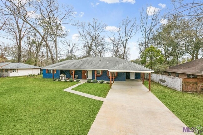 Building Photo - 9152 Woodbine St