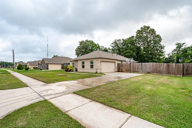 Building Photo - 104 Tracie Dr