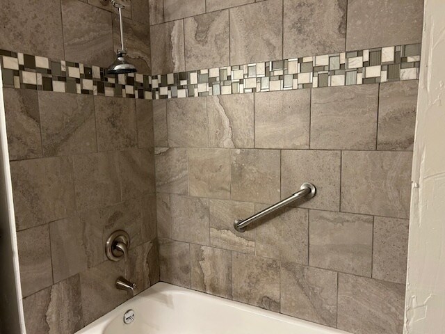 Building Photo - 5770 E Warren Ave