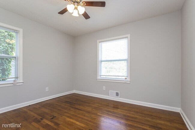 Building Photo - 3 br, 1 bath House - 3235 Bluebird Ln