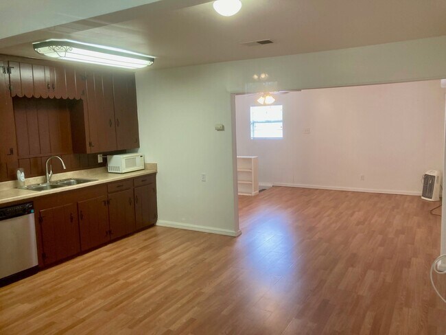 Building Photo - 6927 Avenue O