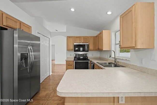 Building Photo - 1175 Altamira St NW