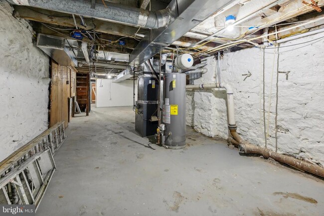 Building Photo - 3041 Belmont Ave