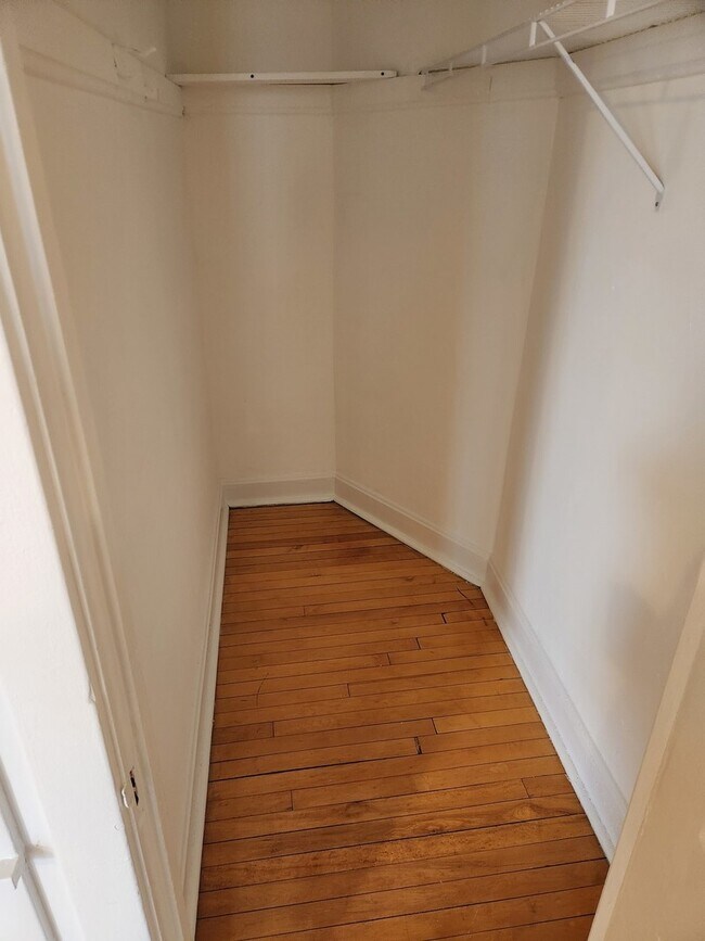 Building Photo - 5959 N Magnolia Ave