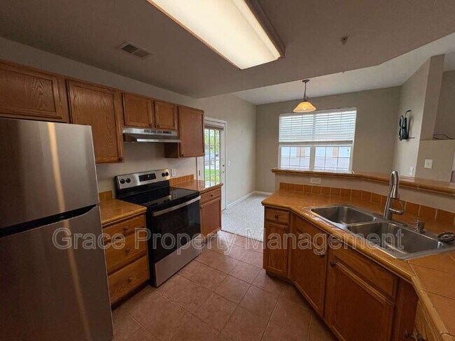 Building Photo - 7440 S Blackhawk St