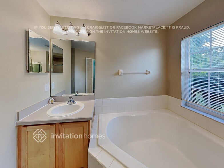 Building Photo - 1577 Piedmont Dr