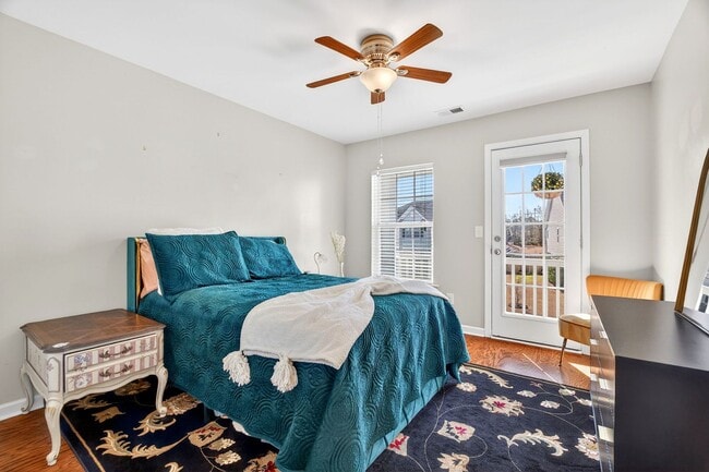 Building Photo - Experience Elevated Living on Cutleaf Drive!