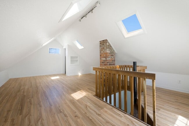 Building Photo - 3 Bedroom home! **2ND MONTH RENT FREE*