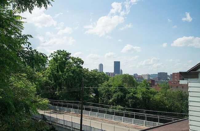 Building Photo - 45 Sterling St