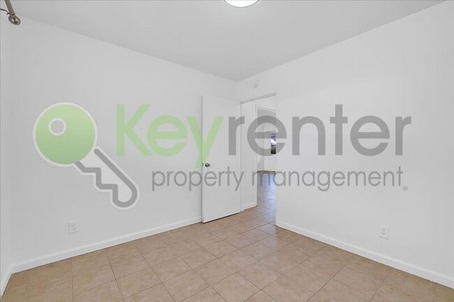 Building Photo - 6705 Greenback Ln