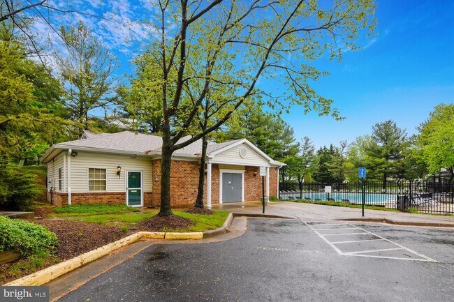 Building Photo - 6101 Hoskins Hollow Cir