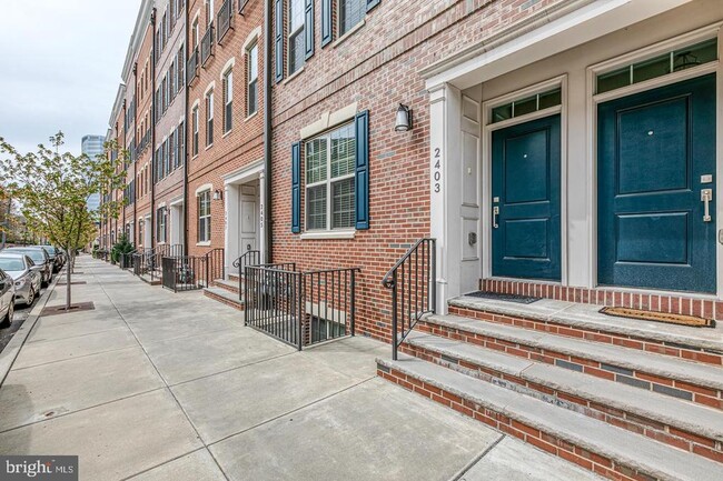 Building Photo - 2403 Bainbridge St