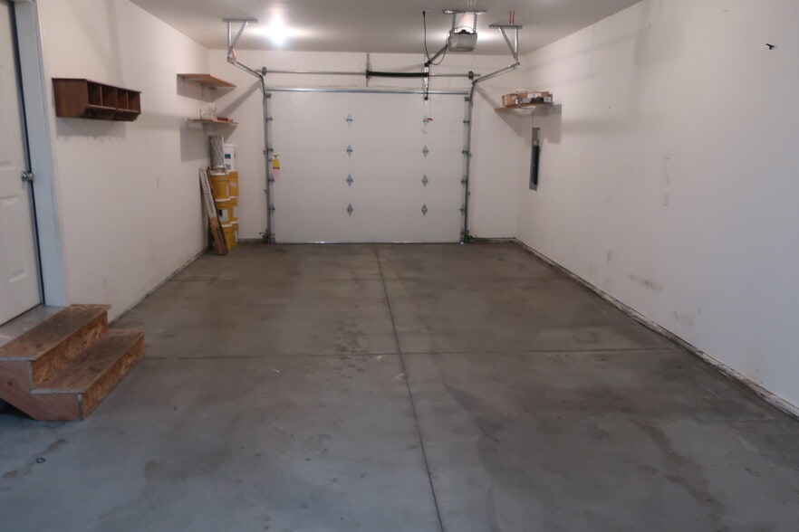 Building Photo - 135 S Cove Ave