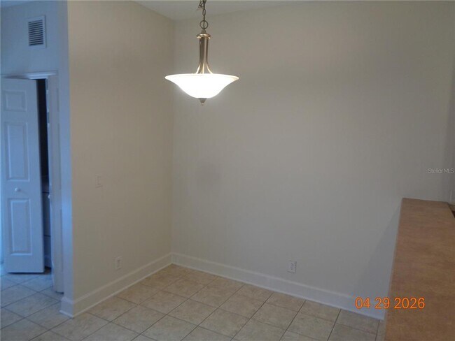 Building Photo - 210 Woodhouse Ln