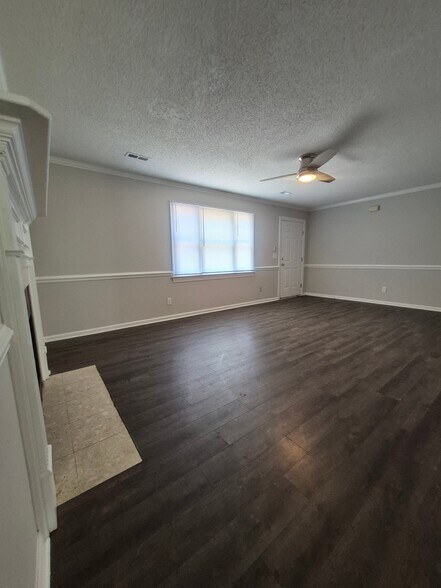 Building Photo - 2909 Cedar Creek Rd