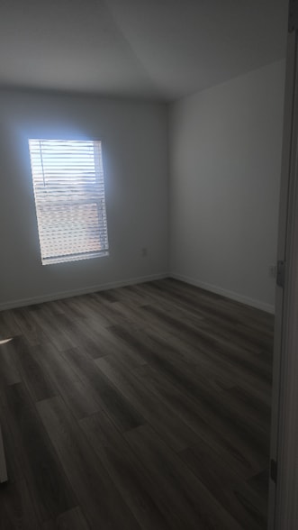 Building Photo - 4381 Riverbend Blvd