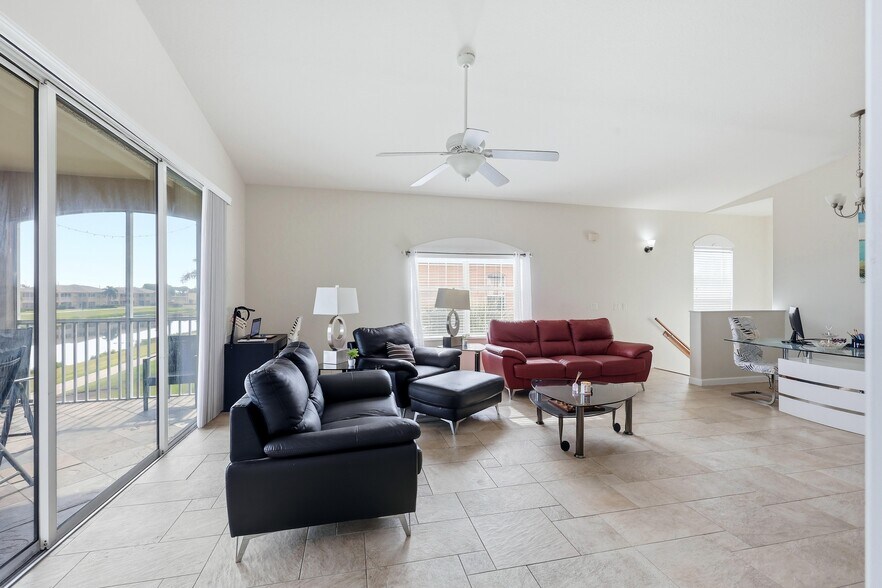 Building Photo - 6652 7th Avenue Cir W