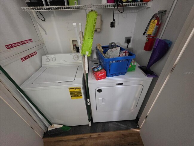 Building Photo - 4000 SW 23rd St