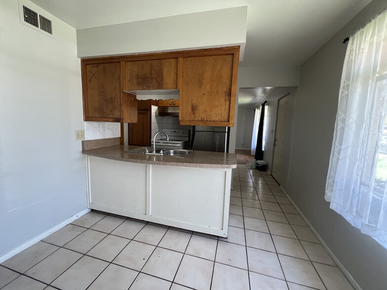 Building Photo - 2015 W Berridge Ln