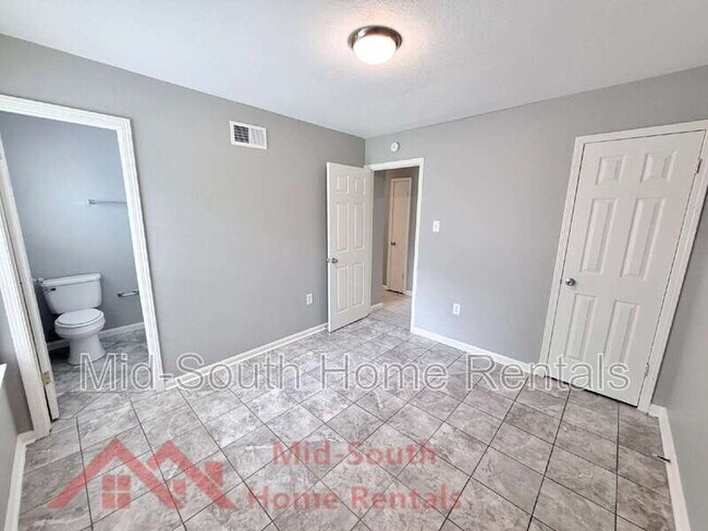 Building Photo - 4400 Elmridge St