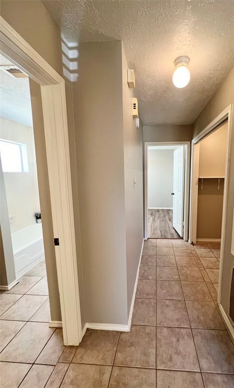 Building Photo - 16307 Ginger Run Way