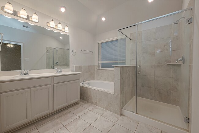 Building Photo - 11615 Camden Crest Ct