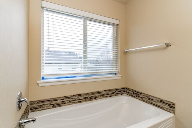 Building Photo - Beautiful Home in Highly Sought After Yelm...