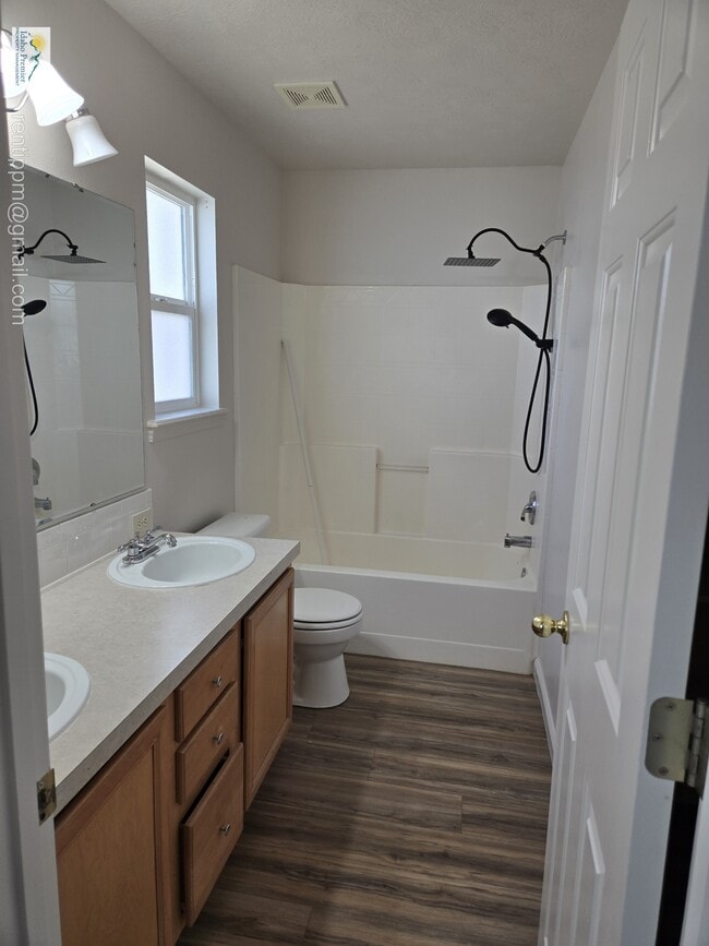 Building Photo - 1671 Klemmer Ave N