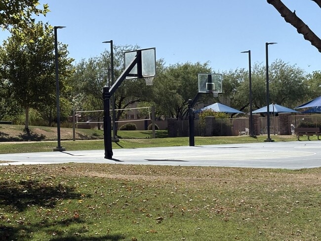 Building Photo - 2,500 sq ft 4 bedroom + Den home in Rancho Sahuarita