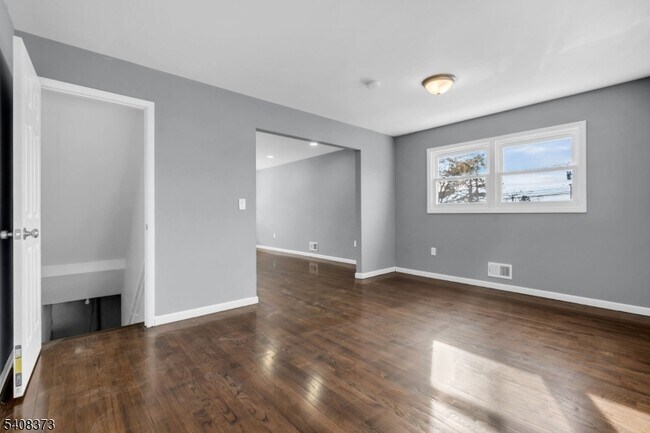 Building Photo - 415 Highland Pl