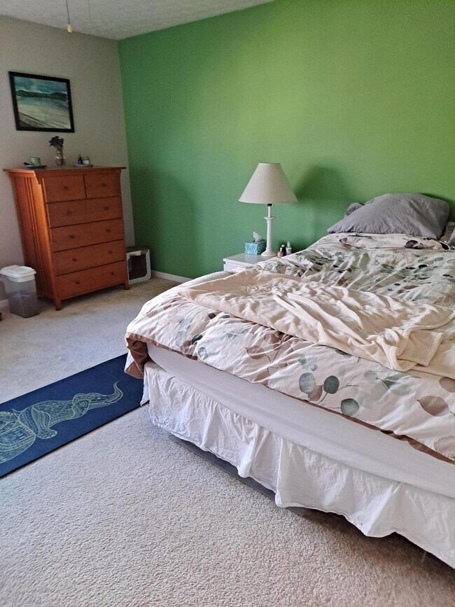 Building Photo - 6729 Meadow Creek Dr