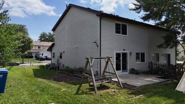 Building Photo - 3722 Dory Cir E
