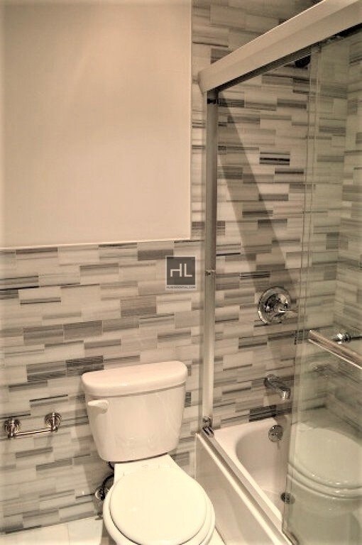 Building Photo - Manhattan Avenue