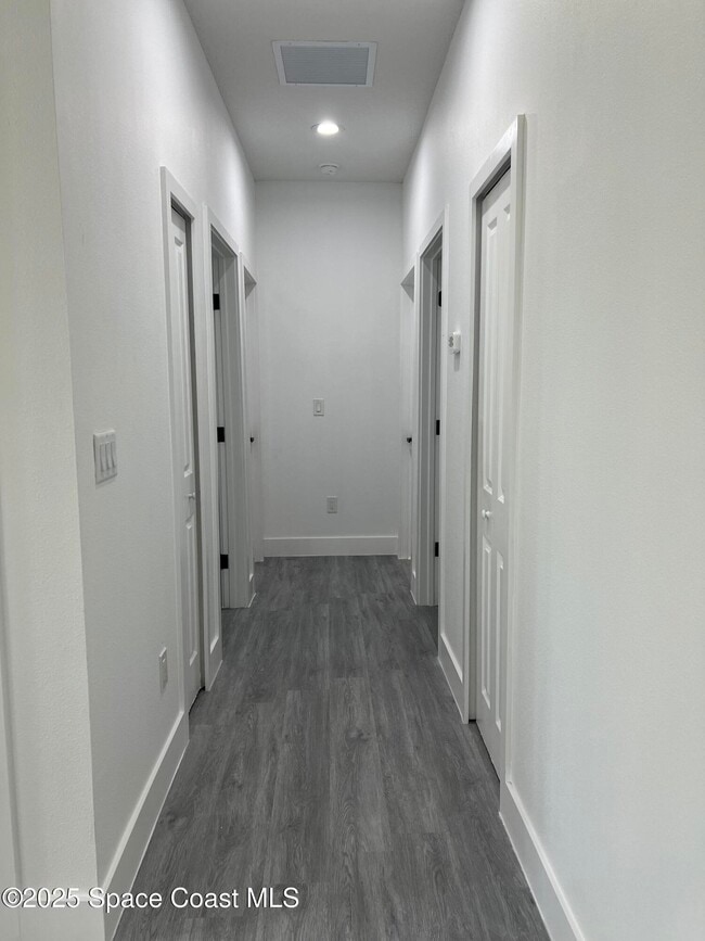 Building Photo - 200 Farley St