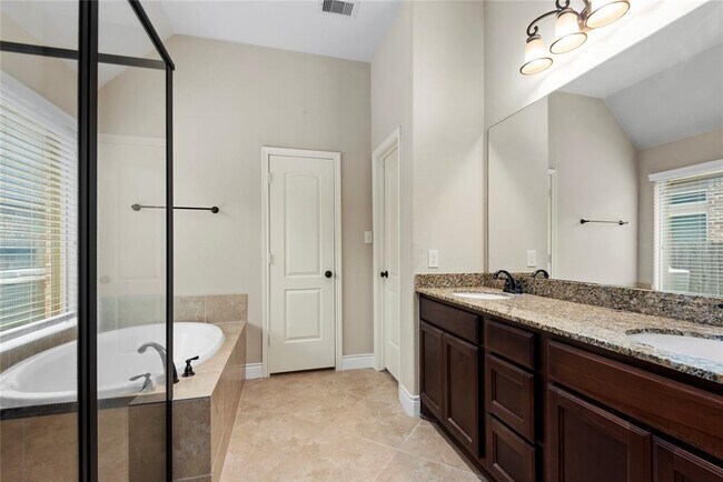 Building Photo - 196 Pine Crest Cir