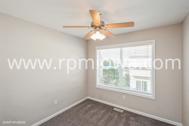 Building Photo - TONS OF SPACE!! 4 Bedroom, 3.5 Bath Townhome in Johnston