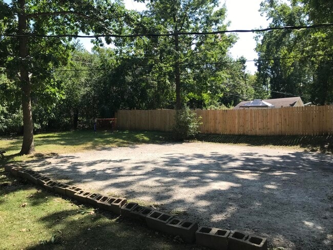 Building Photo - 443 N Grandview Blvd